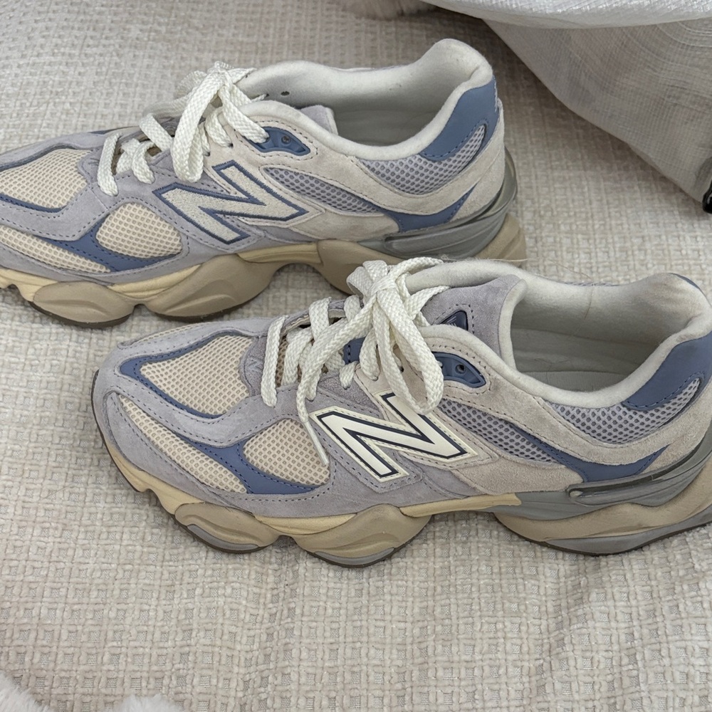 New Balance Women's Cream and Light Blue Retro Runner - Picture 6 of 6